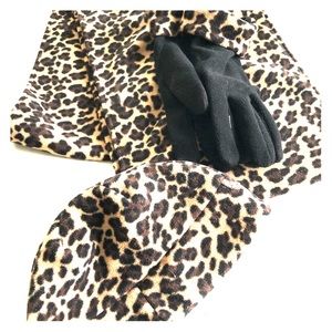 St Johns Bay hat, gloves, scarf